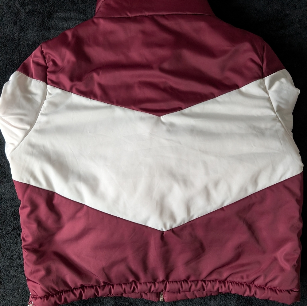 Burgundy White Chevron Colorblock Puffer Jacket Sz M Retro Sport Apres Ski - Picture 15 of 15